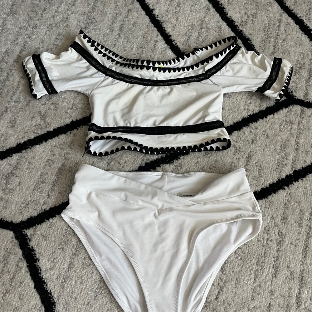 Nordstrom top and old navy bottom size small medium new